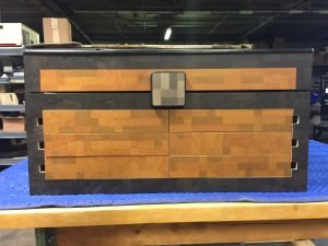 Larscraft chest front